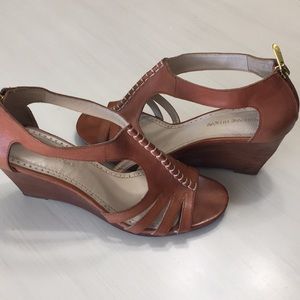 Adrienne Vittadini open toe wedge sandals